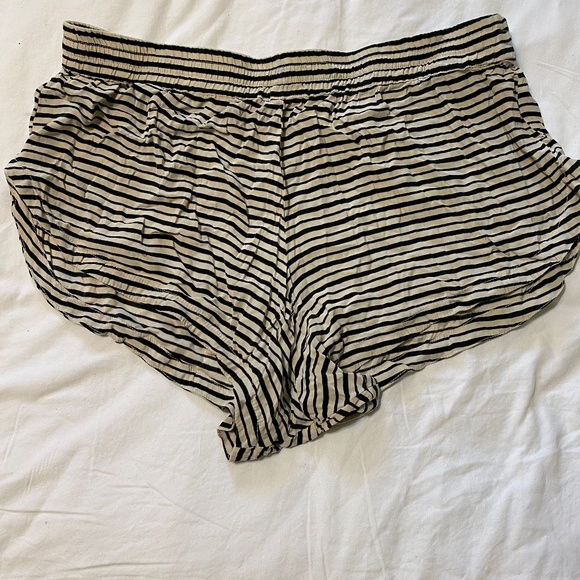 Silk shorts - Picture 1 of 3